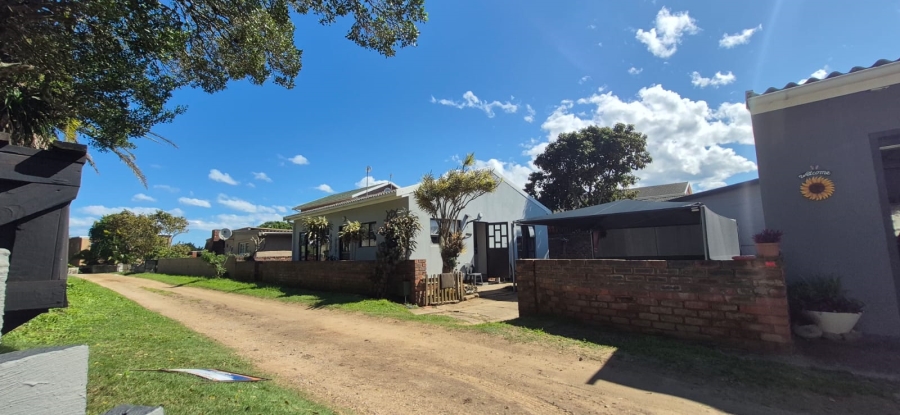 2 Bedroom Property for Sale in Cosy Corner Eastern Cape